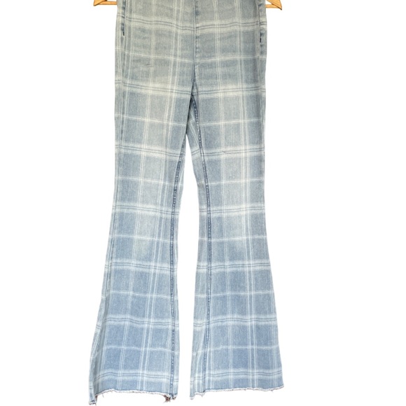 Vintage No Boundaries Sz1 Blue Plaid Light Wash Denim Bell Bottom Jeans High Wa - Picture 1 of 13